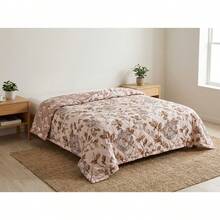 Pink Microfiber Summer Quilt, Lightweight 100% Polyester Bedding Comforter For Bedroom And Guest Room - Size 220X200CM Options - Pink - View 2