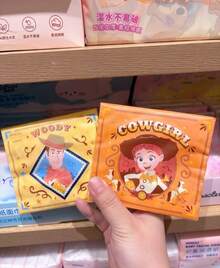MINISO Disney Toy Story 印花保濕口袋面紙，便攜柔軟面部紙巾，旅行居家辦公日常使用，2款隨機 - random 1 PC - 查看 1
