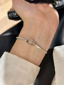 1 Peça Novo Bracelete com Design Vazado para Mulheres, Estilo Doce de Menina, Design Minimalista Versátil e Elegante, Luxo Leve de Nicho de Alta Qualidade - pulseira vazada - Visão 3