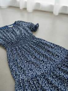 Women's Floral Print Dress, Comfortable And Stylish, Elegant Midi Length, Short Sleeve, Plus Size, Peasant Style, Princess Sleeve, Evangelical, Elasticated, Romantic - 查看 1