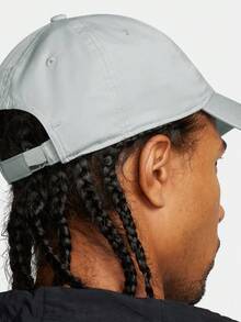 Nike Unisex UNK DF CLUB CAP U CB MTSWSH L Curved Brim Hat FB5372-077 - Grey - View 3
