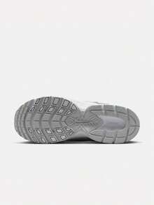 Women's W NIKE V5 RNR 2E Low-Top Athletic Casual Shoes IV5998-115 - Silver - View 5