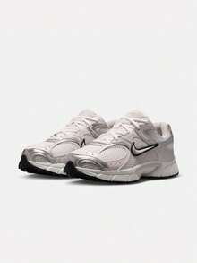 Women's W NIKE V5 RNR 2E Low-Top Athletic Casual Shoes IV5998-113 - Silver - View 3