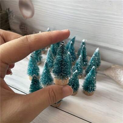 10 Stück Mini Weihnachtsbaum Dekoration, kleine Zedernholz, künstliche Tischdekoration, Neujahrsdekoration Zubehör, künstliche Schneeszene Mini Kiefernbäumchen DIY Basteln Puppenhaus Dekoration, realistisches Arrangement