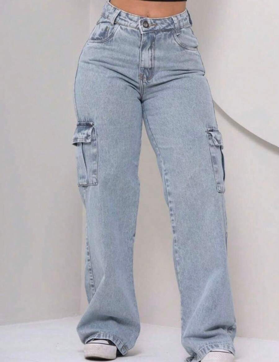 Calça Jeans Cargo Feminina Wide Leg Cintura Alta Lavagem Azul Clara Bolsos Laterais - Azul - Visão 1