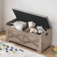 Banco de almacenamiento de madera estilo granero - Asiento acolchado y bisagra de  - Ideal como zapatero y baúl para entrada, dormitorio o sala - Tapa elevable y fácil montaje - Gris Claro - Ver 2
