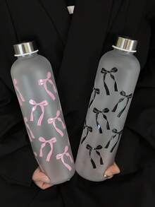 BENNY 1000ml (33.8oz) 3D Bow Design Water Bottle, Bow Decor Water Bottle, Gradient Matte Plastic Outdoor Sports Water Bottle With Ins Style, Non-Slip Leak-Proof Fitness Water Bottle, Shatterproof Silver Metal Cap, Desert Travel Gym Water Bottle, Non-Slip Anti-Sand Design (Tropical Theme), Creative Portable Sports Water Bottle, Black & Pink Fashionable Water Cup | Fashionable All-Season Water Bottle, Suitable For Office Use - Multicolor - View 4