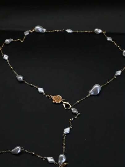"An Elegant Elastic Belt Featuring Pearls, Rhinestones, And Crystals, Perfect For Autumn, Halloween, And Other Occasions."