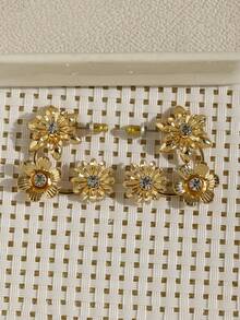 1 Pair French Vintage Floral Rhinestone Stud Earrings For Women, Luxury Niche Gentle Atmosphere Versatile - flower earrings - View 3