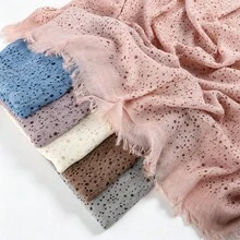 1 pieza Bufanda larga con lunares y ribete de piel corta para mujer, hiyab para mujeres musulmanas, uso diario, pañuelo transpirable para exteriores primavera/verano, chal, accesorio de ropa, regalo de cumpleaños - Multicolor - Ver 6