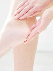 Fórmula suave de aceite esencial natural, fortalecedor de uñas y tratamiento de reparación para bordes de uñas secas y duras. Humecta gradualmente y seca con cuidado nutritivo para el crecimiento. - Multicolor - Ver 4