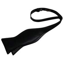 Set Aksesori Pesta Malam Lengkap: Dasi Kupu-kupu Hitam, Sapu Tangan, Manset, Cincin, Set Dekorasi Jas Lengkap - Hitam - View 4