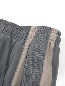 Celana Jogging Kasual Pria Warna Abu-abu, Pinggang Bertali dengan Desain Garis Samping Warna Beige, Celana Panjang Lurus Serbaguna untuk Pemakaian Sehari-hari dan Acara Akhir Pekan - Light Grey - View 9