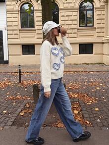 2026 Autumn New Women's 3D Lace Heart Pattern Blue & White Plaid Heart Decor Round Neck Long Sleeve White Sweater, College Style Knitwear, Daily Commute Outfit, Back To School Season Outfit, Autumn Outfit, Patterned Top, Streetwear, Women's Party Outfit - White - View 4