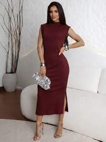 Vestido feminino casual sem mangas, canelado, justo ao corpo, longo, com alta elasticidade e fenda na barra estilo sereia. - Marsala - Visão 3