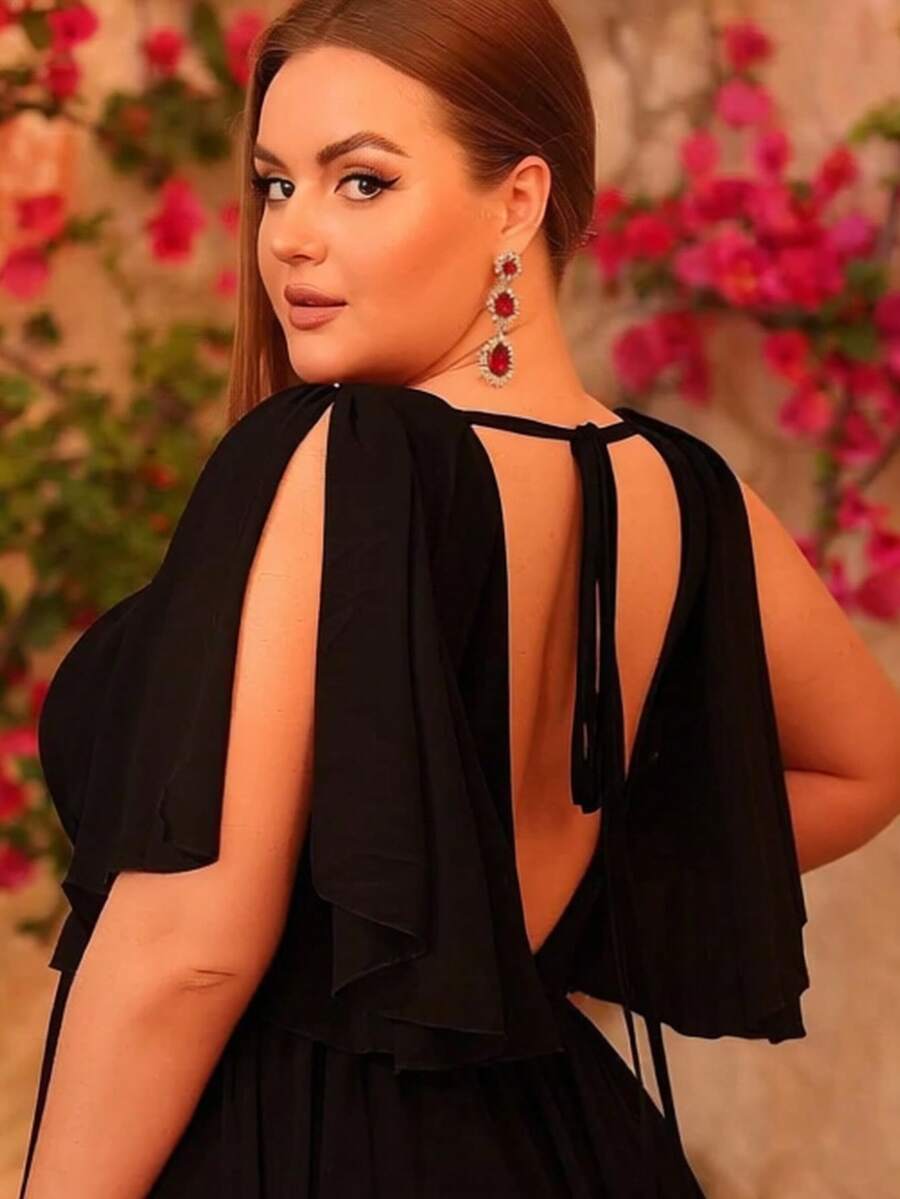 Gaun Bridesmaid Chiffon Tanpa Punggung dengan Lengan Ruffle dan Leher V untuk Wanita Ukuran Plus, Gaun Koktail untuk Tamu Pernikahan - Hitam - View 1
