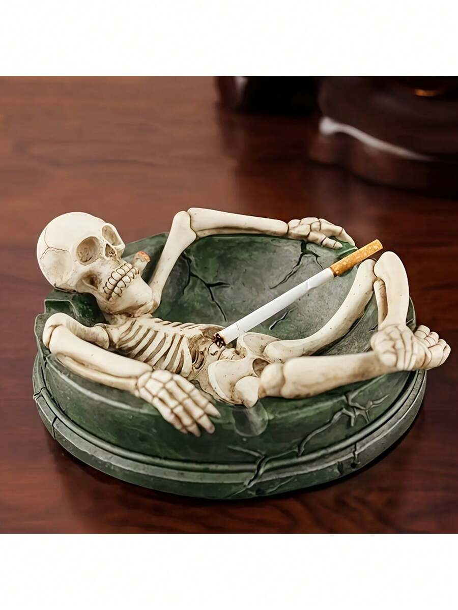 Gothic Round Skull Ashtray - Halloween Decoration, Durable Resin Skull Decor, Realistic Bone Details, Compact Halloween Home/Outdoor Decor, Unique Gift, Must-Have For Gothic Lovers, Spooky Skull Design - Ashtray - View 1