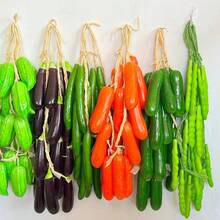 1pc Artificial Vegetable Hanging Decor, Realistic Fruit String, Vegetable String, Realistic Garlic Slices And Chili Pepper Slices, Strung With Jute Rope, Durable PS Plastic Farmhouse Halloween Decoration, Traditional Home Outdoor Holiday Ornament - Multicolor - View 2