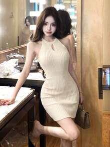 新款春夏镂空针织露背修身连衣裙（女款） - 杏色 - 查看 2