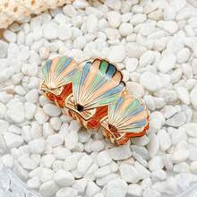 Gradient Enamel Shell Claw Clip, Gold-Rimmed Scallop Shaped Hair Claw, Ocean Style Back-Of-Head Hair Claw, Sturdy Updo, Beach Vacation Photo Daily Fresh Hair Accessory - Gradient Hair Clip - View 5