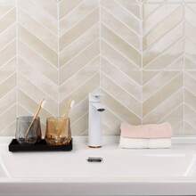 Beige Diagonal Textured Self-Adhesive Wall Tiles, Waterproof Oil-Proof Stain-Resistant Cuttable, Suitable For Kitchen Bathroom Home Decor, Rental-Friendly DIY Wall Renovation Stickers - V-shaped Tiles - View 3
