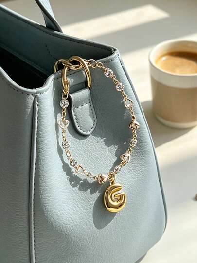 Gold Letter Pendant, Bag Chain, Bag Charm, Keychain, Pendant, Car Steering Wheel Decoration, Car Accessory, Fashionable Elegant Sophisticated, Bag Charm, Niche Packaging Decoration, Backpack Decoration, Wallet Accessory, Keychain, Backpack Pendant, Zipper Pull, Key, Bag, Suitcase, Student Backpack, Friend, Family, Student, Graduate, Graduation Season, Back To School Season, Birthday, Summer Travel, Daily, Office, Women's Men's Accessory, Gift For Family And Friends, Party Gift