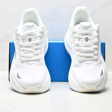 男款 Hoka One One 全季公路跑鞋 BONDI 9 透氣輕量舒適緩震防滑 白銀色 - 銀男款 - View 5