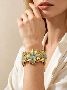 VceTd 1pc Vintage Floral Design Enamel Stainless Steel Open Bangle Bracelet For Women, Suitable For Daily Commute, Vacation, Dating, Holiday Gift For Friends - Yellow Gold - View 5
