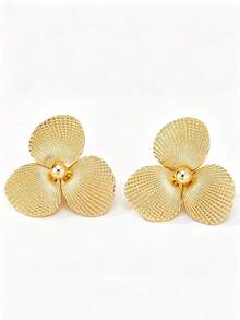 1 Pair European And American Exaggerated Geometric Petal Stud Earrings - Yellow Gold - View 2