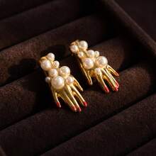 2pcs Vintage Gold Hand Shaped Pearl Cluster Stud Earrings, Red Nail Detail Quirky Sculpted Statement Earrings For Women - Multicolor - View 1