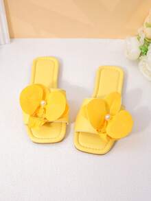 1 Pair Girls' Yellow Floral Decor Sandals, Non-Slip Wear-Resistant Square Toe Low-Top Open-Toe Flat Bottom, Fresh Sweet Style, Suitable For Spring/Summer Beach, Outdoor, Home - Yellow - View 3