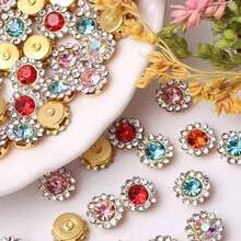 Chaton Flor Strass 10mm Metal – Kit 40g Aproximadamente 100 Unidades, Artesanato, Decoração, aplique - Dourado Claro 10mm-33 - Visão 5