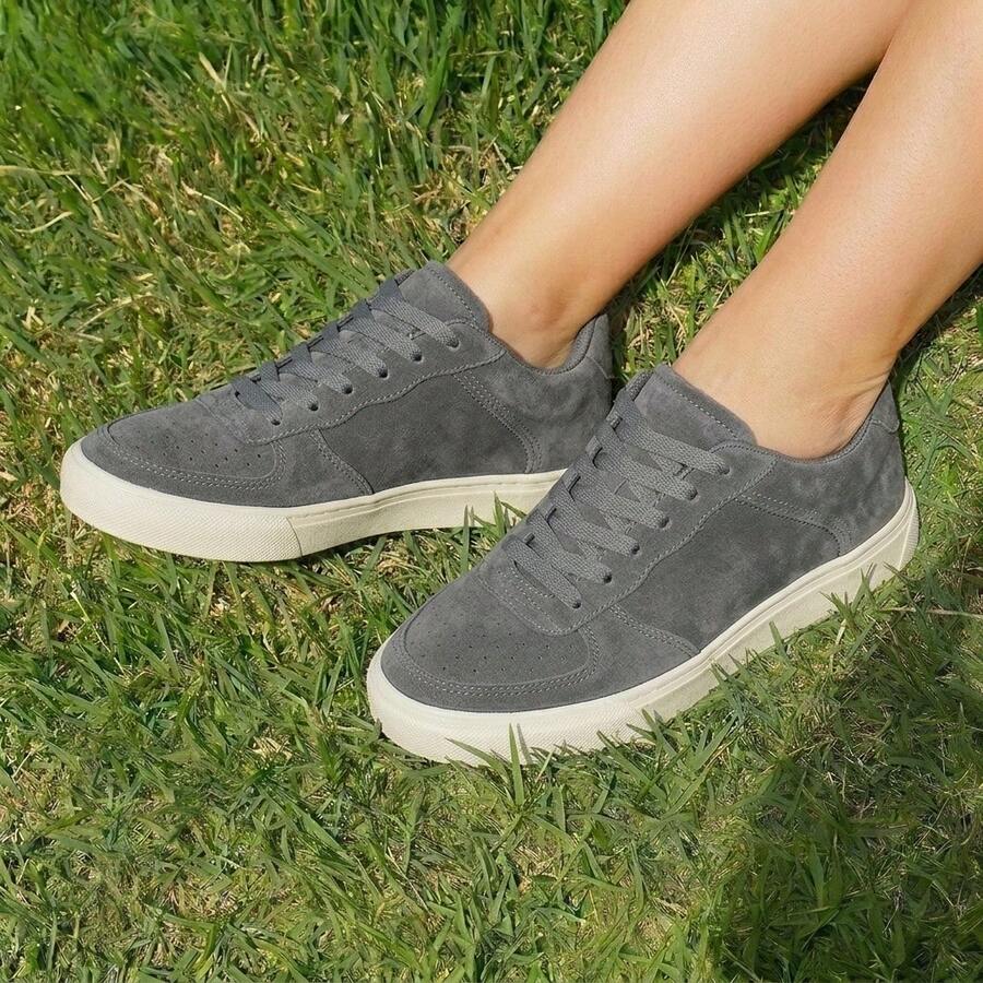 Basic Sneakers For Everyday Wear. Versatile And Timeless. Premium Suede. Immediate Shipping. - Gris - Ver 1