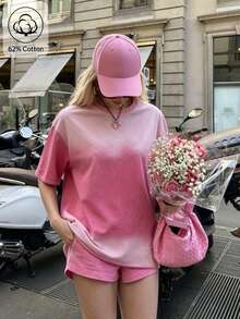 Y2K 美式甜辣街頭風女款多巴胺粉漸層水洗寬鬆短袖 T-shirt，針織棉彈性圓領加大號休閒上衣，修身顯瘦，適合日常通勤，小個子百搭基礎款 - 粉色 - 查看 1