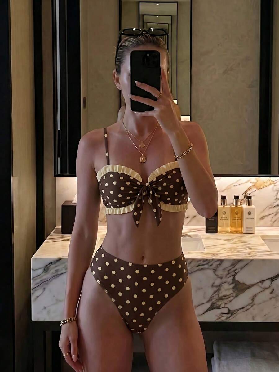 女款夏季海灘波點拼色荷葉邊細肩帶比基尼上衣與三角泳褲兩件式泳衣套裝 - 彩色 - 查看 1