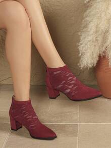 Sandal Wanita Model Terbaru Warna Burgundy dengan Renda dan Jala, Ujung Lancip, Hak Tebal, Sepatu Bot Pendek, dan Sepatu Bot Setinggi Mata Kaki - Burgundy - View 14
