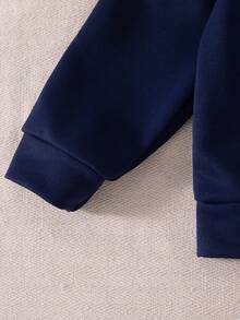 2-teiliges Schuloutfit für Kleine Mädchen, neue Herbstmode, vielseitig, 3D-Blumendekor, 2-in-1 Langarm-Sweatshirt mit Kragen + modischer gestreifter Faltenrock, Vintage-Set, geeignet für Outdoor-Tragen - Königsblau - Übersicht 8