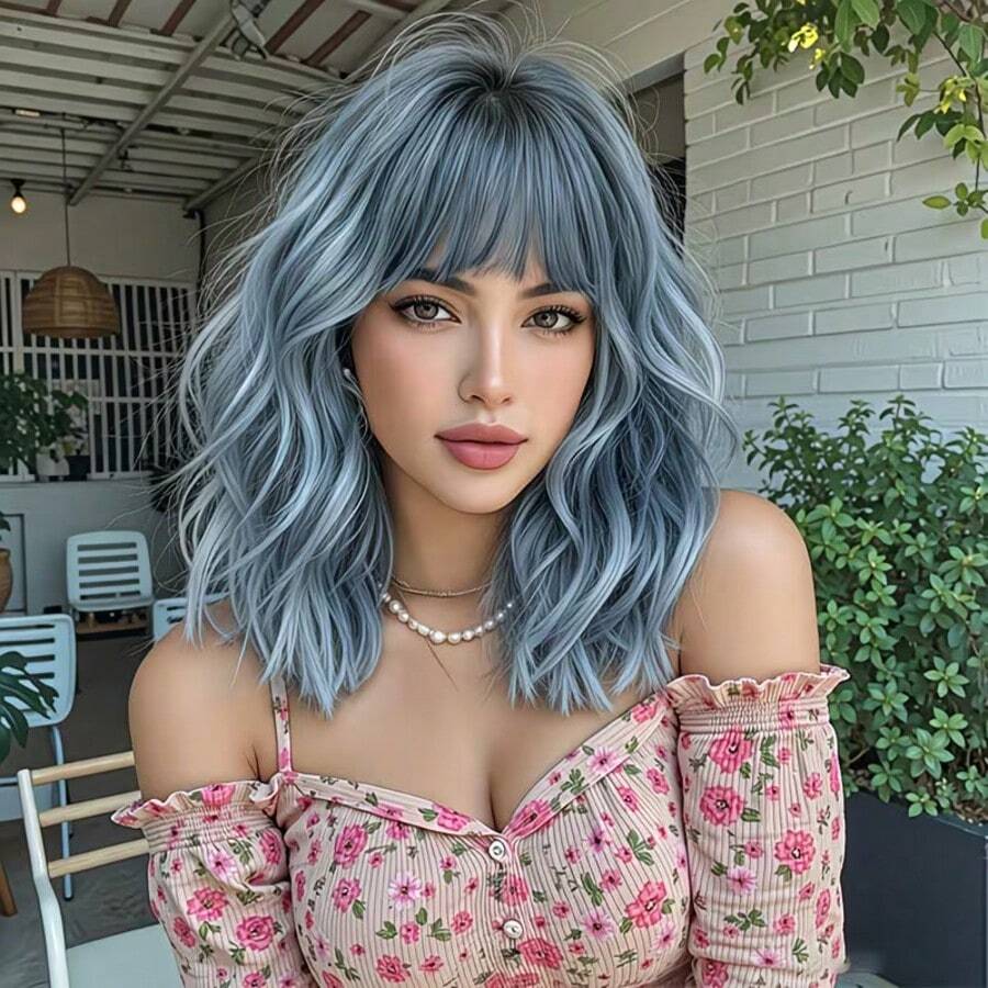 Women's Short Curly Wig (Blue-Grey Gradient, With Bangs) - Synthetic Fiber Wig Suitable For Daily Wear, Cosplay And Party; Features Rose Inner Net Design, Voluminous And Naturally Blended; Wavy Curl Style, Suitable For Halloween, Music Festival And Other Occasions, Fits Multiple Skin Tones