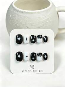 10 Peças Unhas Postiças Feitas à Mão, Formato Quadrado Curto e Redondo, Estilo Minimalista Preto & Branco Doce e Legal, Padrão de Estrela de Quatro Pontas Branca e Estrela Cruz Preta Pintada à Mão, Design de Nicho para Meninas, Adequado para Traje de Halloween & Uso Diário, Inclui Kit de Ferramentas - Preto - Visão 2