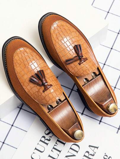 Men's Loafers Tassel Slip-On Slouchy Driving Loafers Fashion Business Formal Loafers Casual Versatile Korean Style Leather Shoes Driving Groom Wedding