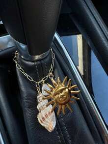 Bohemian Beach Style Car Rearview Mirror Hanging Ornament, Real Seashell, Water Drop Pearl And Golden Sun Face Multi-Pendant, Exquisite Golden Chain Beach Style Car Interior Decor, Summer Gift - Conch Sun Pearl - View 4