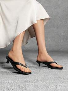 Athlefit Women Square Toe Kitten Heel Flip Flops Comfort Slip On Low Heel Summer Thong Heeled Sandals - 黑色 - 查看 6