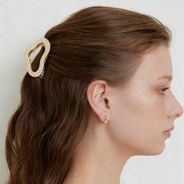 French Luxury Full Rhinestone Asymmetrical Hair Clip, Light Luxury Asymmetrical Wavy Edge Clip, Vintage Gold Full Rhinestone Hollow Straight Clip, Back Of Head Half-Up Hair Fixing Clip, Commute Date High-End Versatile Elegant Hair Accessory, Casual Zinc Alloy Hair Claw, Hair Claw Summer