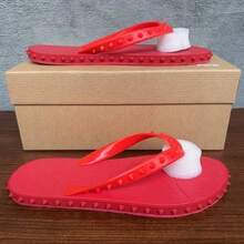 Pantuflas de pareja CL, chanclas de suela roja, sandalias de playa con remaches, diseño plano antideslizante con entrepiernas - Cinta roja - Ver 3