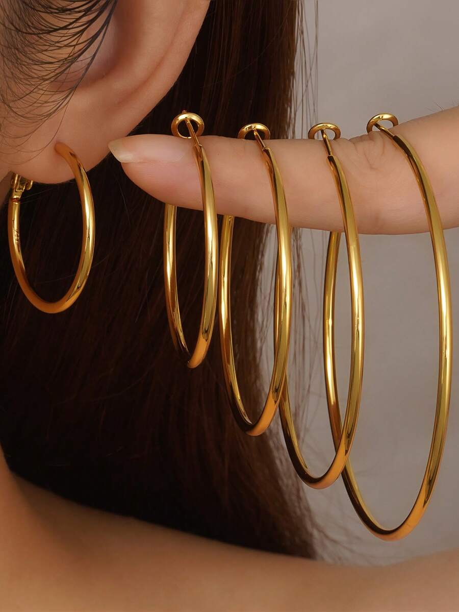 1pc European And American Minimalist Style Thin Hoop Polished Gold Large Earrings, Copper Material With Multiple Sizes Available (3-7CM), Versatile Face-Slimming Metal Ear Jewelry, Suitable For Daily Commute, Vacation And Casual Street Style, Fashionable Must-Have High Street Accessory For Girls - Gold - View 1