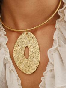Nocturel 1pc Oval-Shaped Gold Pendant Necklace (Women) - Gold - View 5