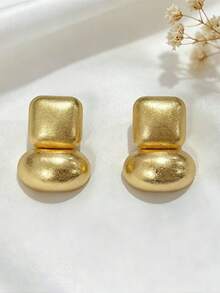 1 Pair Women's Fashion Stud Earrings, Double-Layer Geometric Design, Vintage Luxury Style With Matte Texture, Top Layer Rounded Square And Bottom Layer Full Oval, Suitable For Urban Women Seeking High-End Aesthetic And Geometric Beauty, Perfect For Daily Commute, Business Meetings Or Casual Gatherings - Yellow Gold - View 3