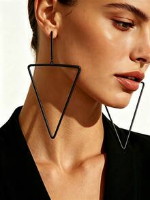 1 Pair Minimalist Casual Personalized New Geometric Exaggerated Oversized Triangle Iron Wire Fashion Creative Ear Clips Earrings - Black - View 2