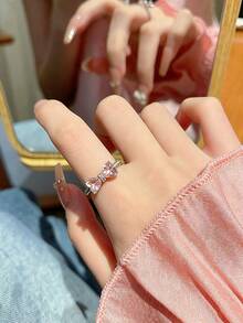 1 buah Cincin Terbuka Berbentuk Hati Warna Pink dengan Hiasan Pita Kristal, Cincin Jari Bertabur Berlian Imitasi Warna Perak yang Dapat Disesuaikan dan Dapat Ditumpuk, Perhiasan Wanita - Perak - View 3