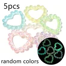 5 piezas/paquete Cuentas de corona de flores con forma de corazón de acrílico, color aleatorio, 38X42.5mm Cuentas florales huecas, suministros de manualidades para llaveros, colgantes de coche, encantos de teléfono - corona de corazones - Ver 8